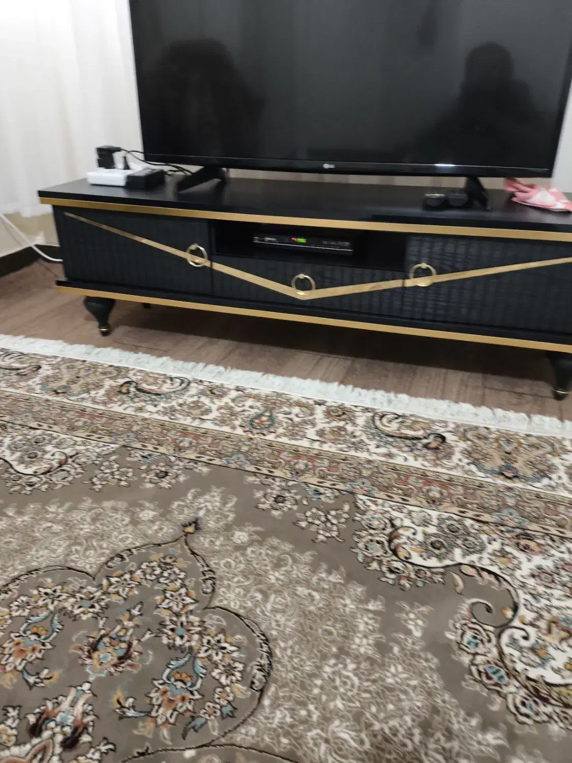 میز تلوزیون مشکی شیک درحد نو|میز تلویزیون|تهران, امین حضور|دیوار