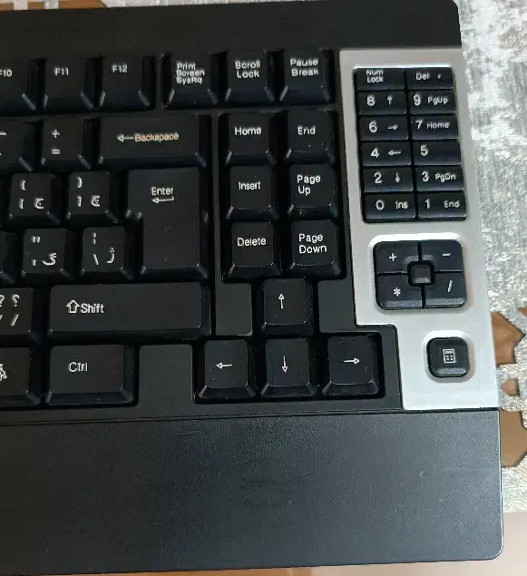 کیبورد K&M درحد نو|قطعات و لوازم جانبی رایانه|فردیس, منظریه|دیوار