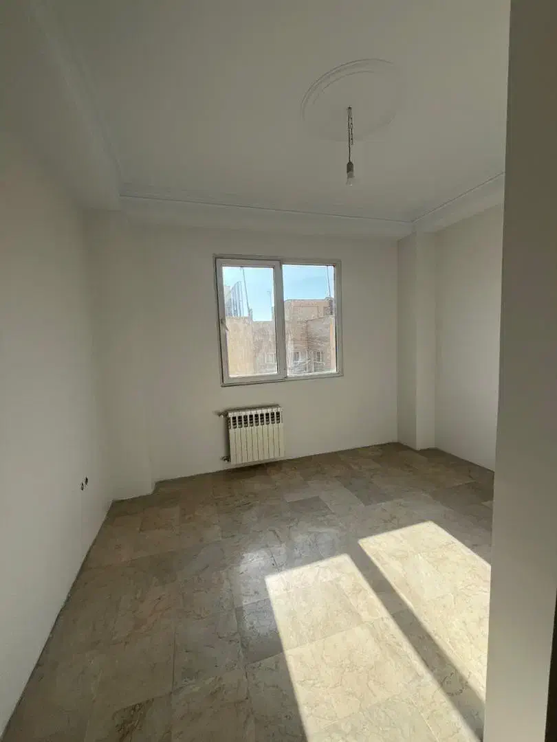 شهرک هما/آذری/۱۳۲متر ۲خواب/نوساز/تخلیه