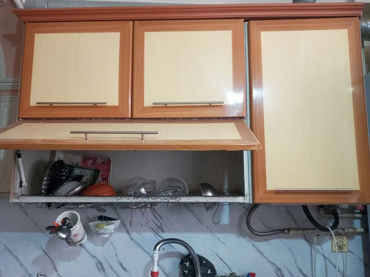 کابینت اهنی و هود سینگ|کتابخانه، شلف، قفسه‌های دیواری|گلستان (تهران), |دیوار