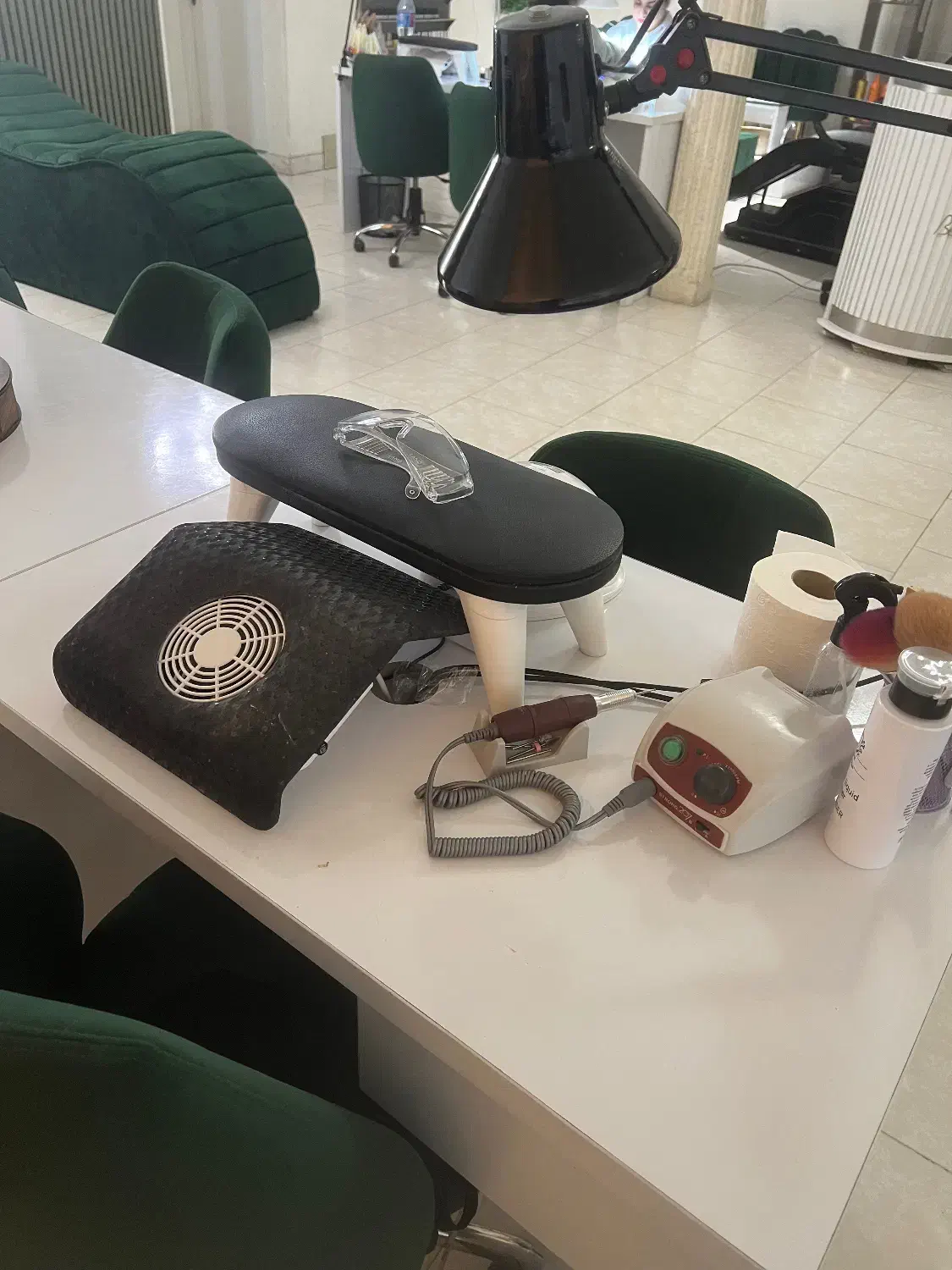 اجاره اتاق میز ناخن تخت مژه|خدمات آرایشگری و زیبایی|کرج, گوهردشت|دیوار