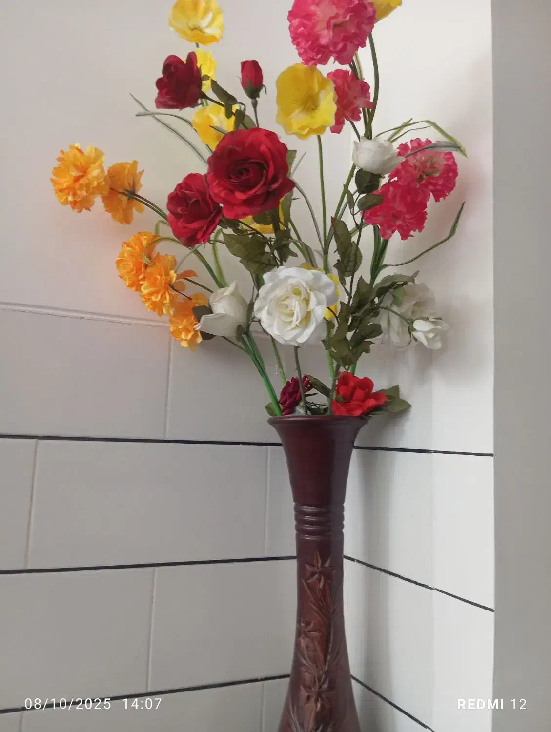 گل با گلدان|گل مصنوعی|بافق, |دیوار