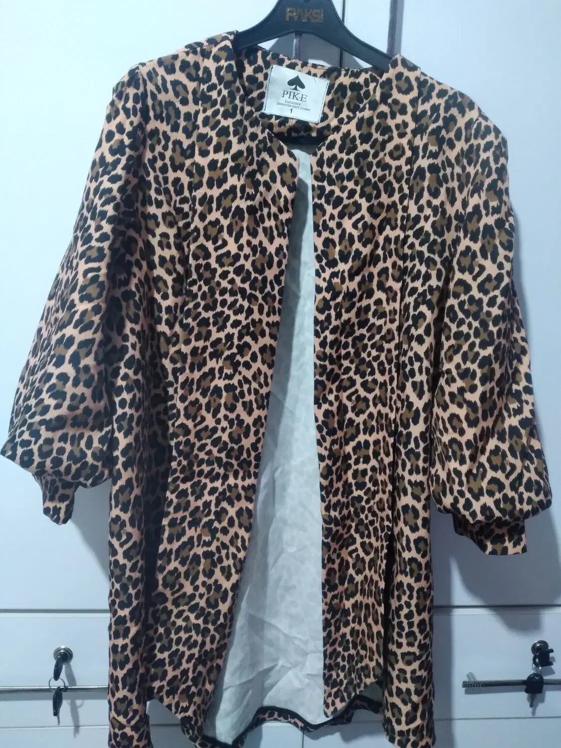 مانتو پلنگی|لباس|ابهر, |دیوار