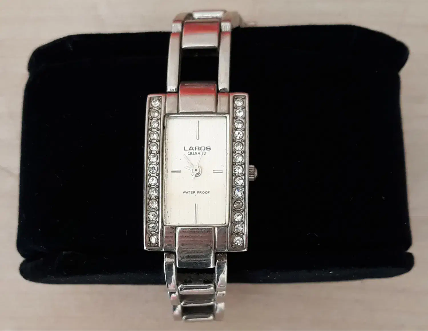 ساعت زنانه لاروس|ساعت|فردیس, فردیس|دیوار