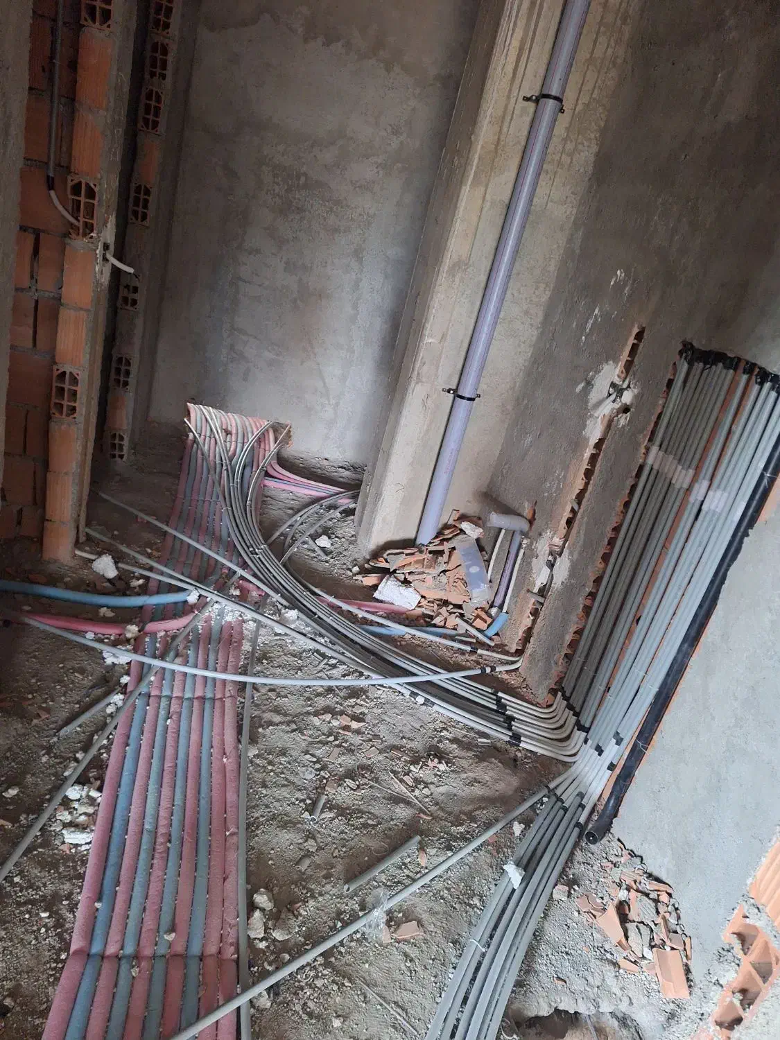 برقکاری و هوشمند سازی کلیه ارگان ها پذیرفته میشود|خدمات پیشه و مهارت|گرگان, |دیوار