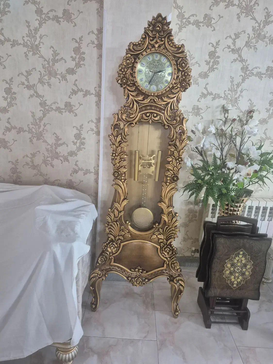 ساعت دیواری در حد نو طلایی|ساعت دیواری و تزئینی|قائمشهر, |دیوار