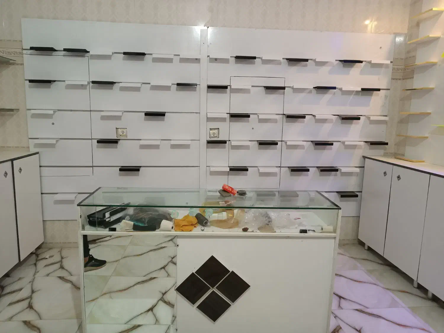 دکور|جاکفشی، کمد، دراور|قره چای, |دیوار