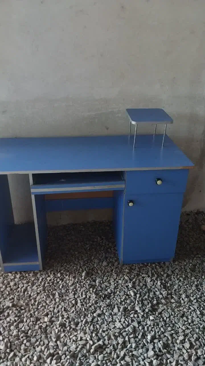 میز تحریر و کامپیوتر|میز تحریر و کامپیوتر|آمل, |دیوار