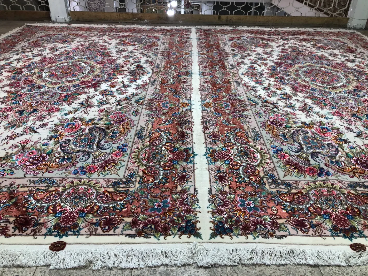 جفت۶مترنقشه خطیبی(گلدانی)کف حاشیه ،ترنج ابریشم۴۰رج|فرش|تبریز, |دیوار