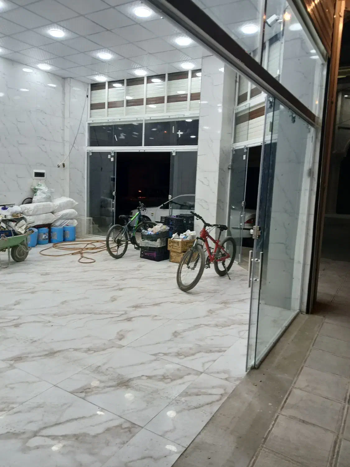 اجاره مغازه ۹۰ متری شهرک ولیعصر|اجارهٔ مغازه و غرفه|کنگاور, |دیوار