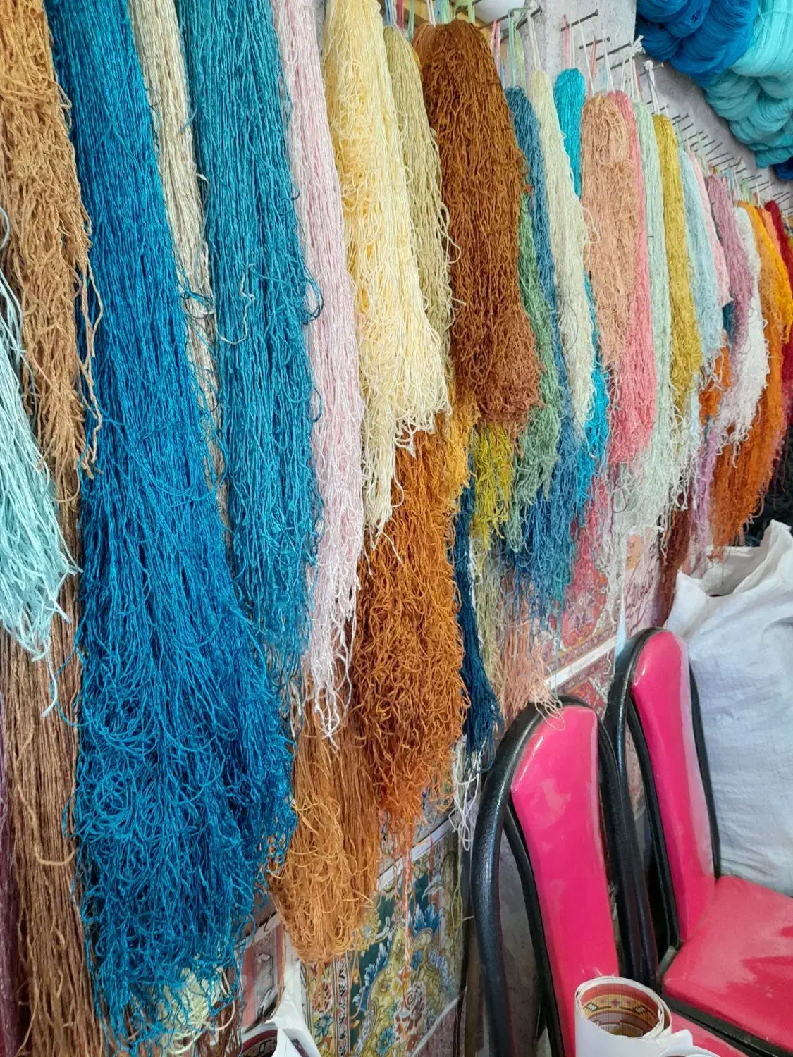 خریدو فروش انواع فرش و مصالح فرش محمودی|فرش|اهر, |دیوار