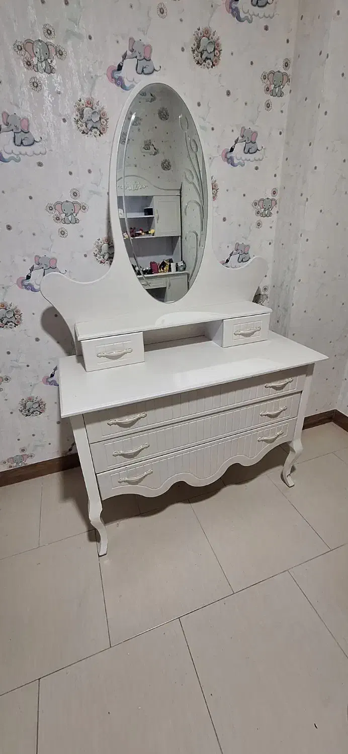 میز آرایش سالم|تخت و سرویس خواب|ری, فیروزآبادی|دیوار