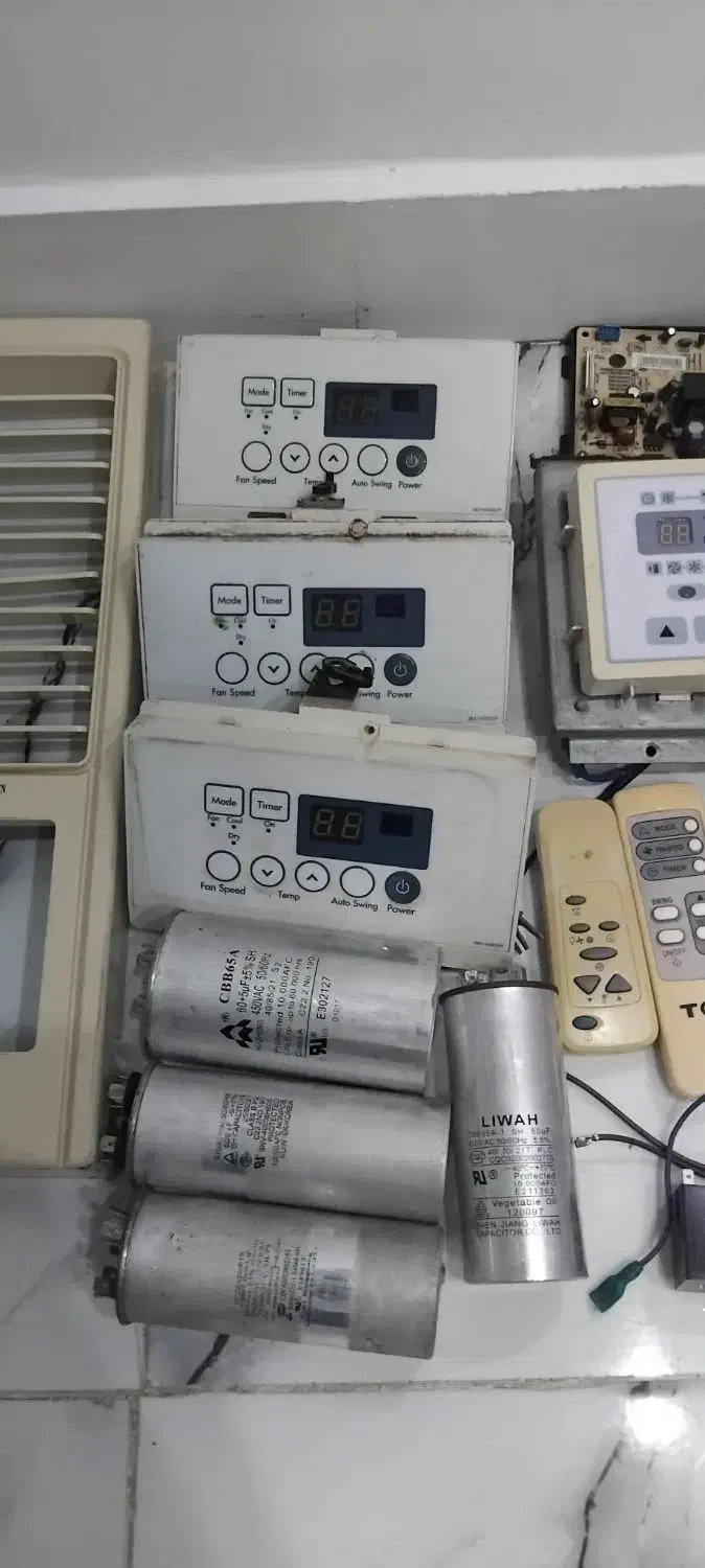 برد خازن کنترل و سنسور دما و جلو پنجره کولر|ماشین‌آلات صنعتی|رشت, دیانتی|دیوار