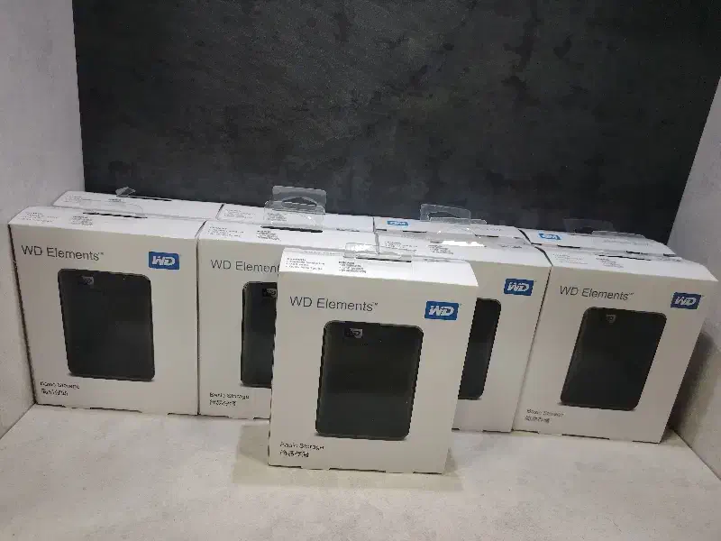 هارد اکسترنال 320 گیگ|قطعات و لوازم جانبی رایانه|شیراز, دارالرحمه|دیوار