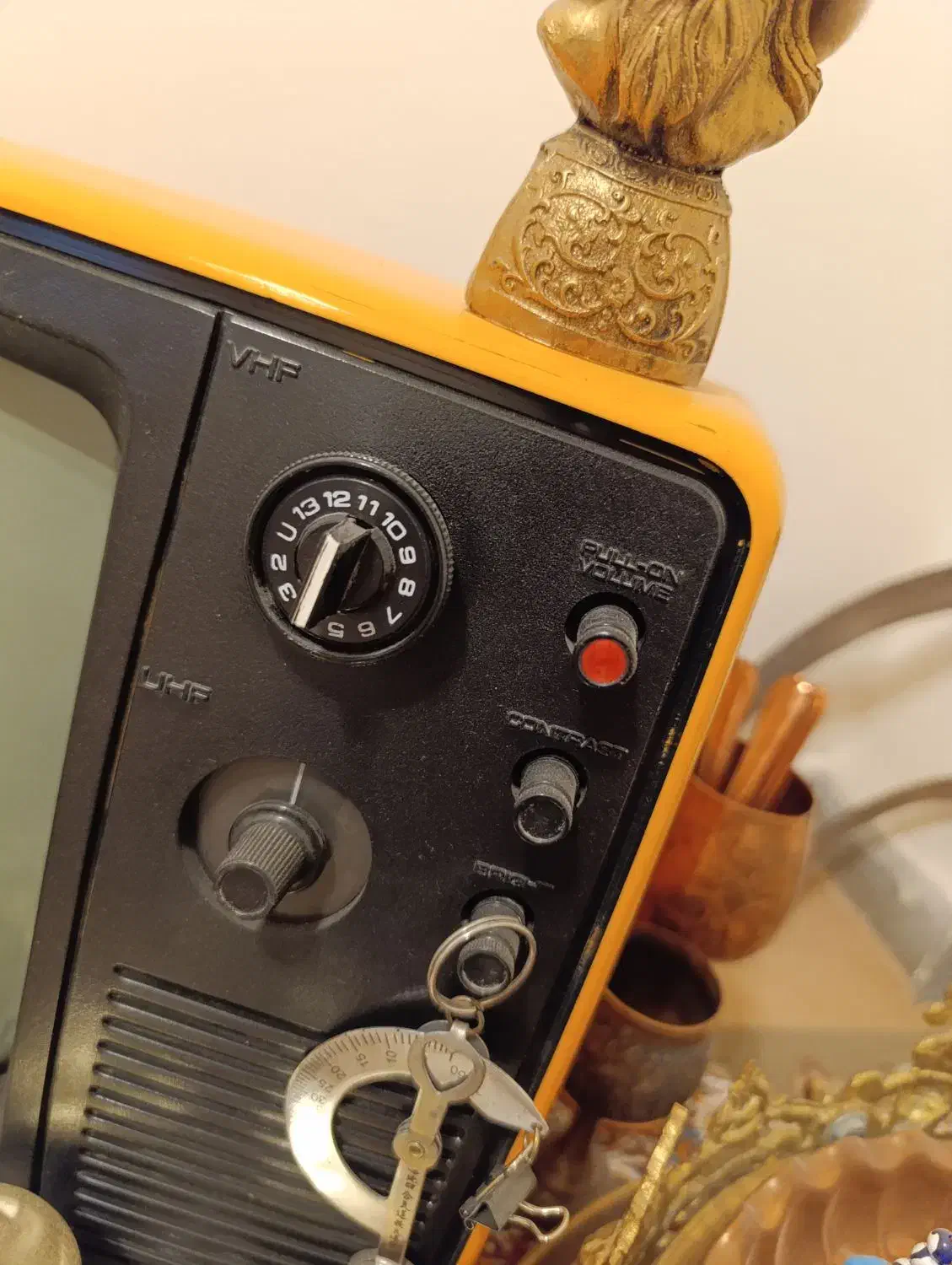 تلویزیون قدیمی رنگی|تلویزیون و پروژکتور|اصفهان, بهارستان|دیوار