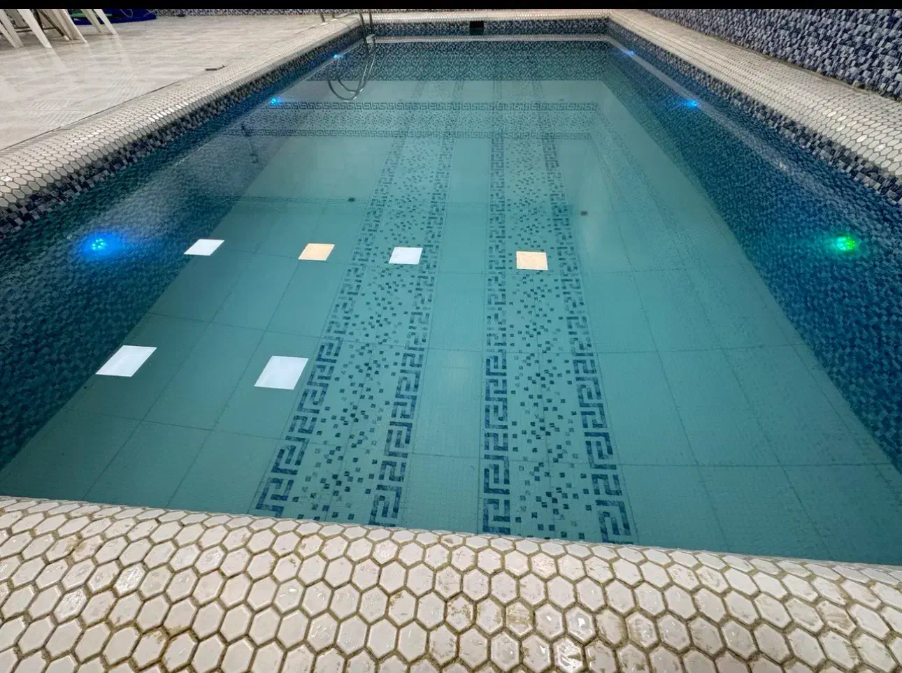 اجاره روزانه باغ ویلای رویایی با استخر آبگرم|اجارهٔ کوتاهمدت ویلا و باغ|اصفهان, بوستان کوهستانی صفه|دیوار