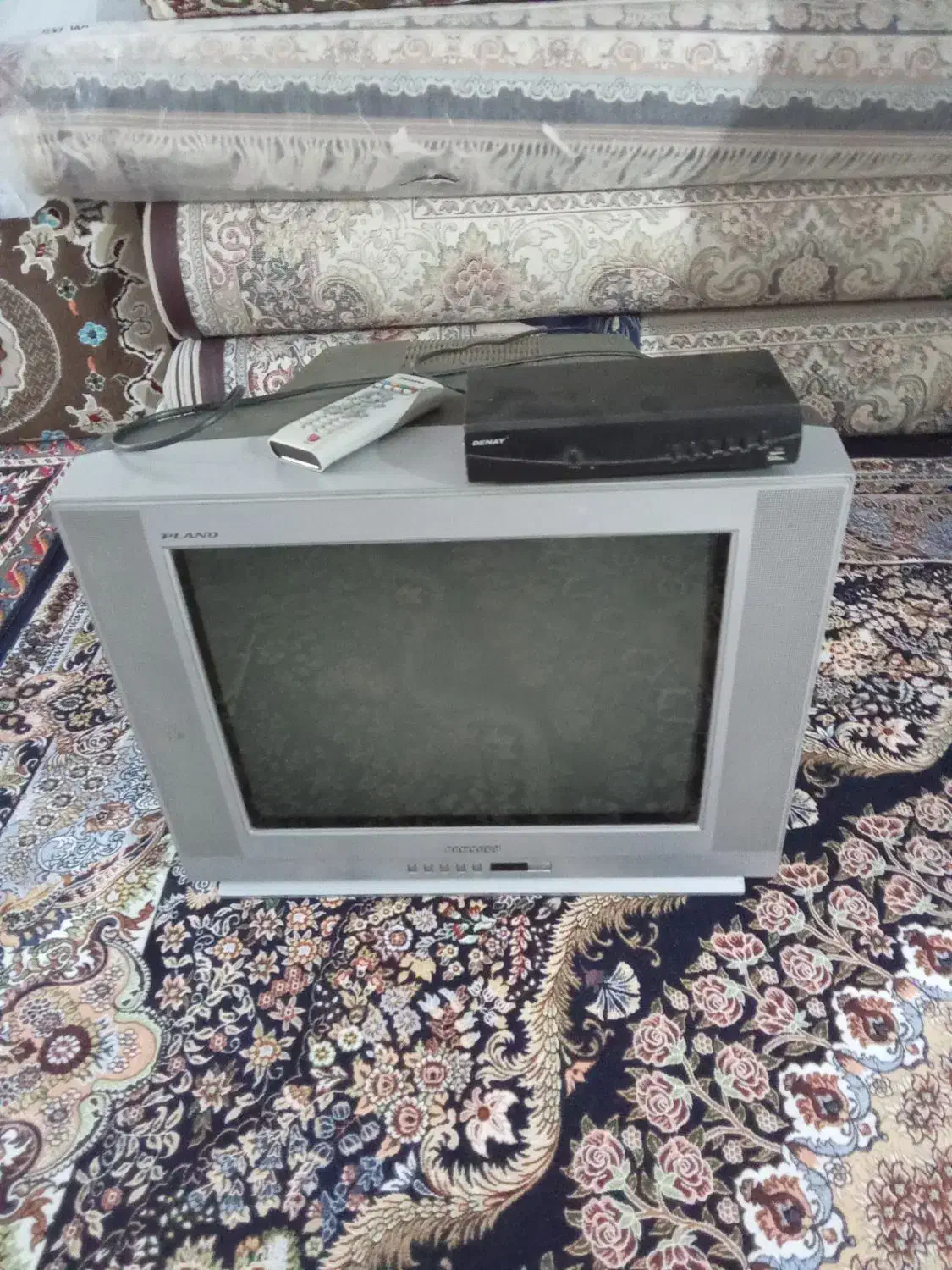 تلوزیون 21 اینج تمیز همراه با دیجیتال|تلویزیون و پروژکتور|تربت جام, میان جام|دیوار