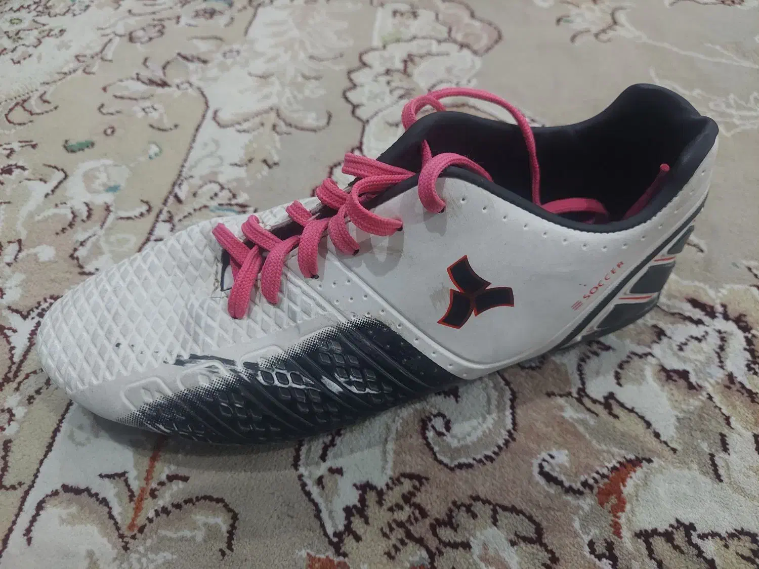 کفش چمن خارجی|کیف، کفش، کمربند|اسفراین, |دیوار