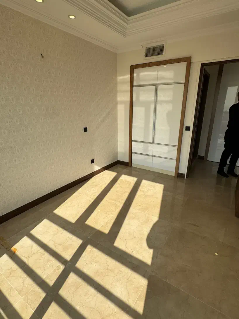 ۱۳۰متر /۲ساله / شهران/فول امکانات/مطبخ‌و‌لاندری