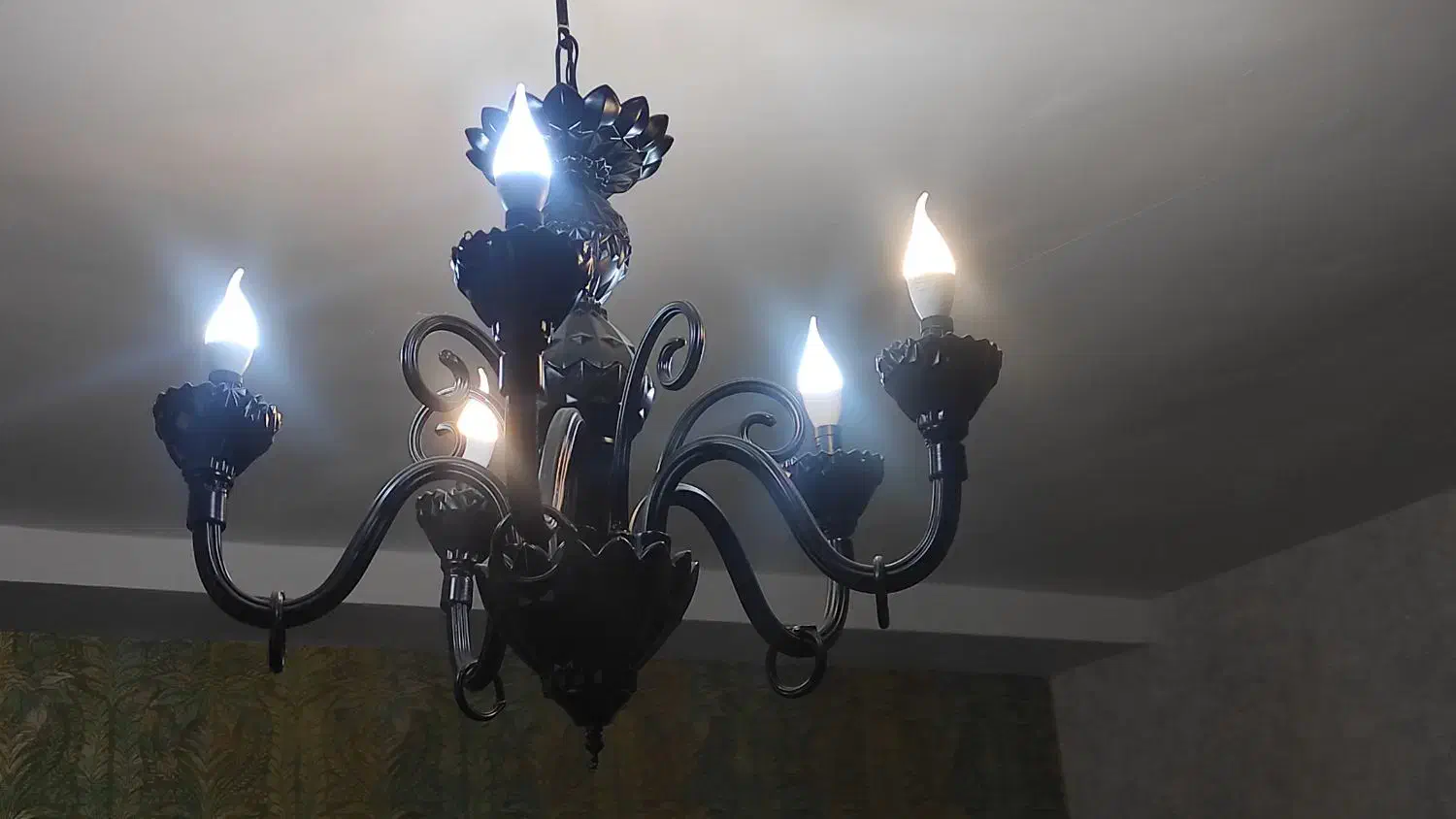 لوستر نئوکلاسیک مشکی|لوستر و چراغ آویز|کرج, شهرک پردیسان|دیوار