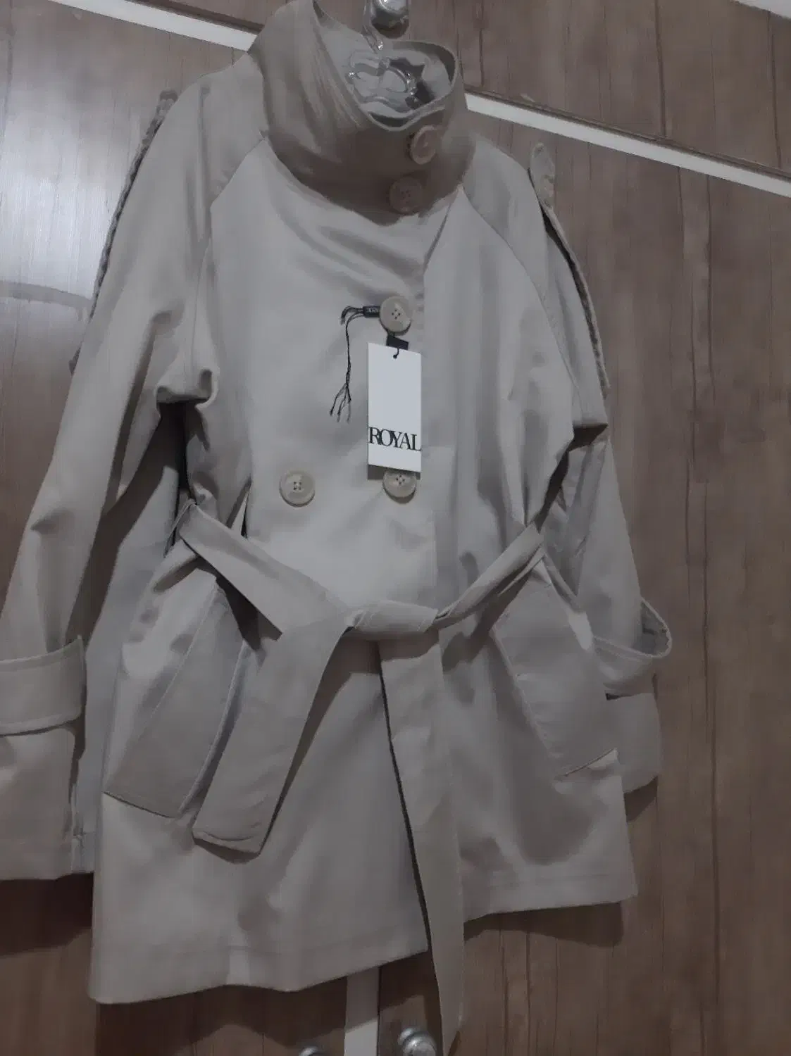 بارونی استردار نونو|لباس|تهران, تسلیحات|دیوار