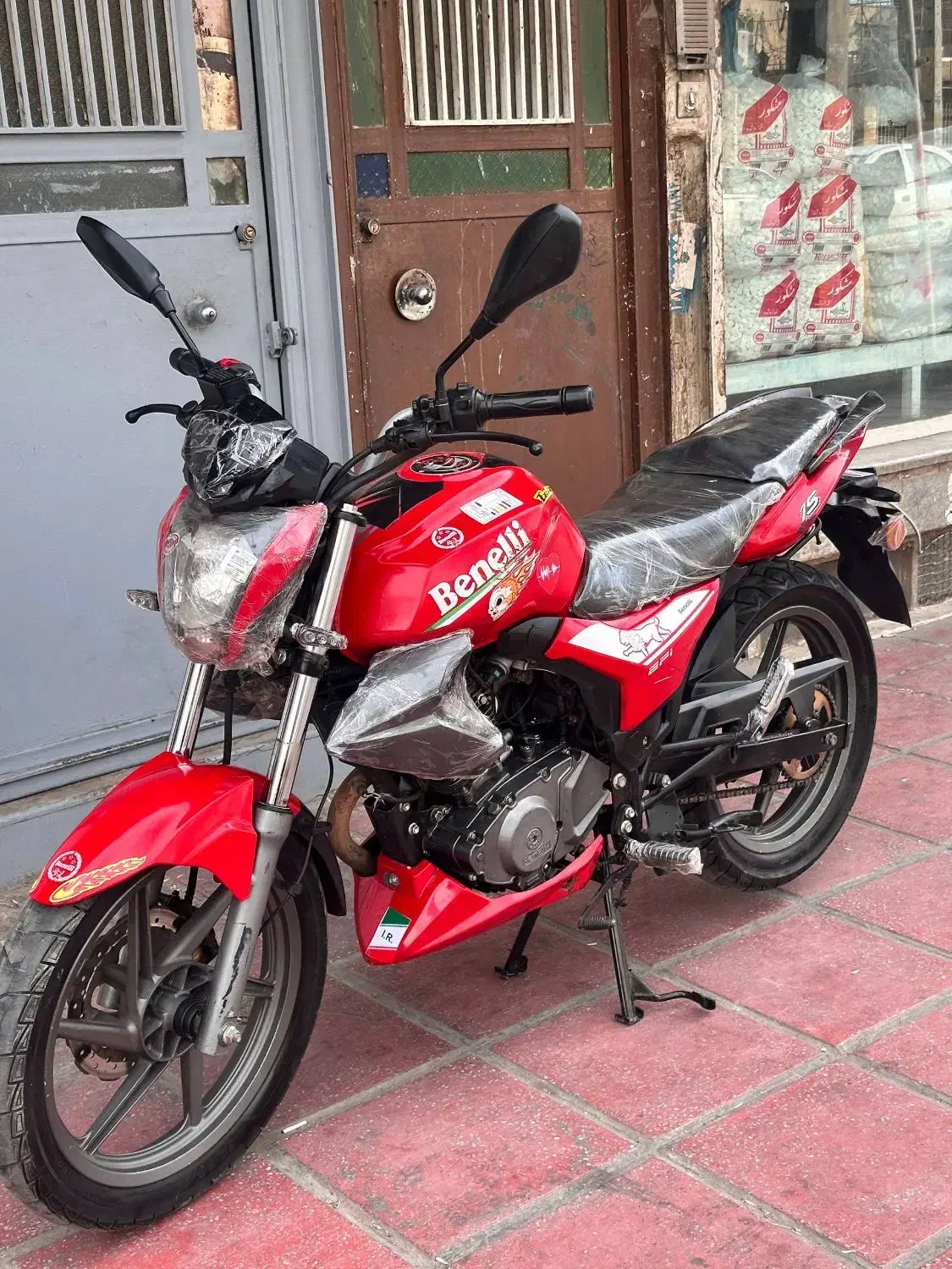 بنلی 150مدل 1400|موتورسیکلت|قم, شاه ابراهیم|دیوار