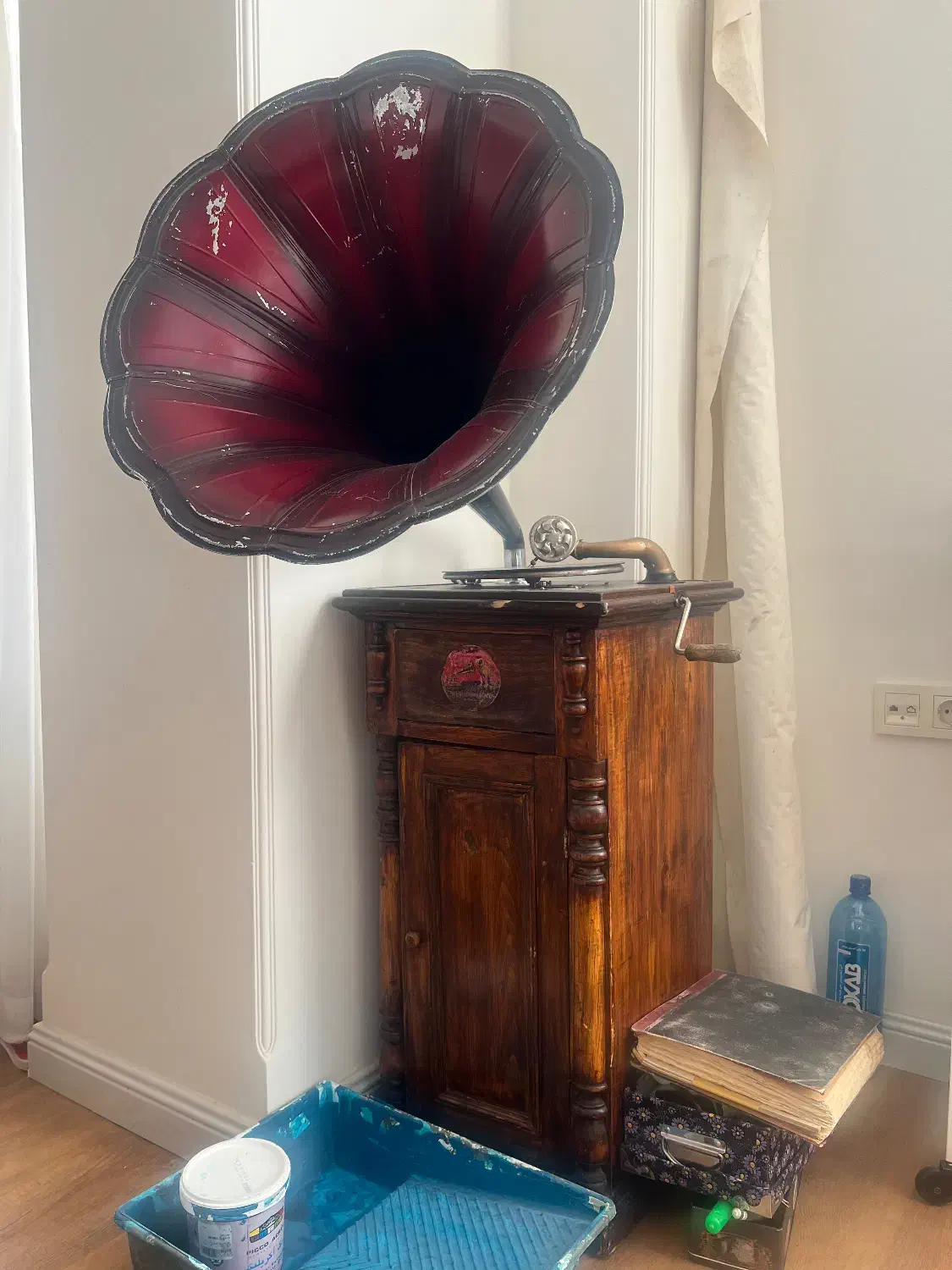 گرامافون قدیمی|کلکسیون اشیاء عتیقه|یزد, |دیوار