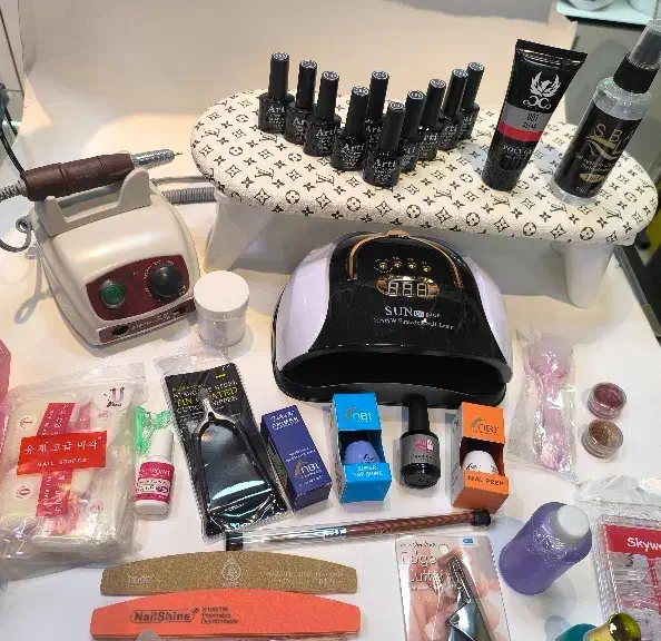 پک حرفه ای کاشت ناخن با سوهان برقی استرانگ|آرایشی، بهداشتی، درمانی|کرج, شهرک بنفشه|دیوار