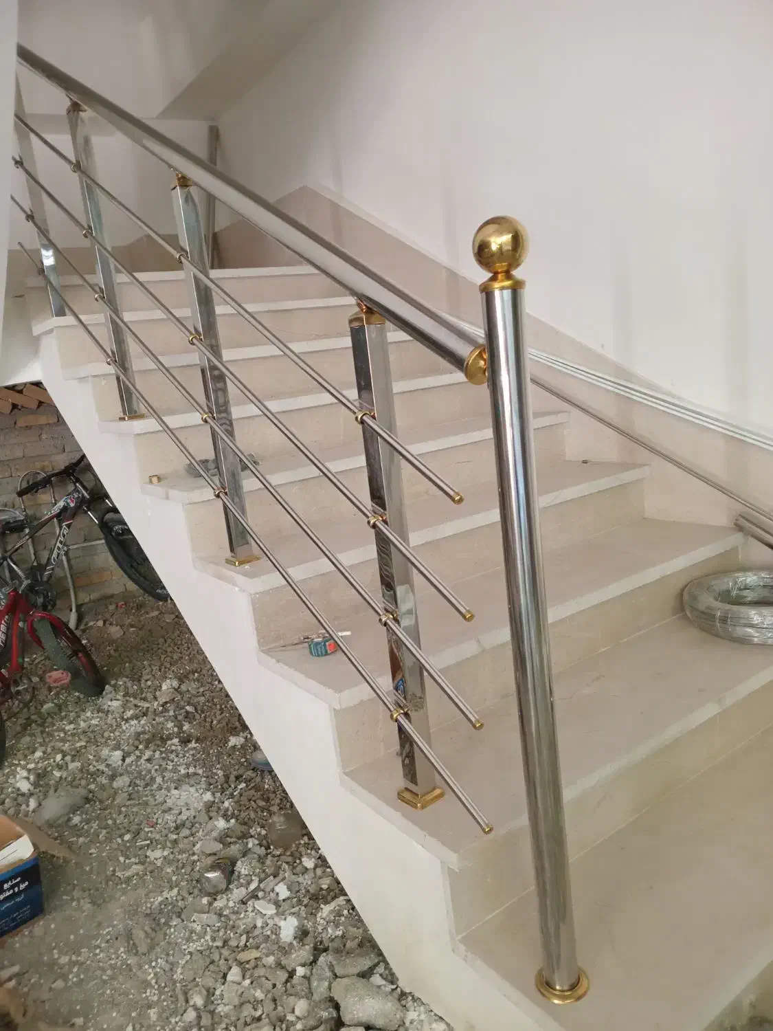 نرده استیل و پله آماده|خدمات پیشه و مهارت|کرمانشاه, |دیوار