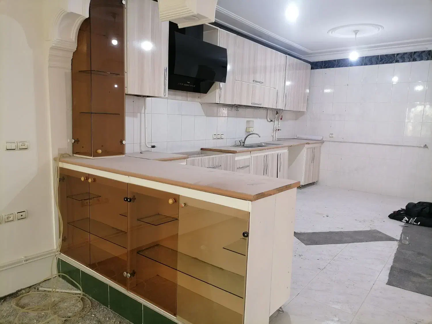 کابینت درحدنو|مصالح و تجهیزات ساختمان|میانه, |دیوار