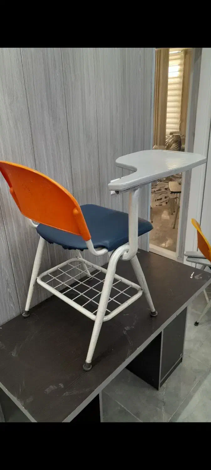 صندلی تکنفره دسته دار|صندلی و نیمکت|زنجان, |دیوار