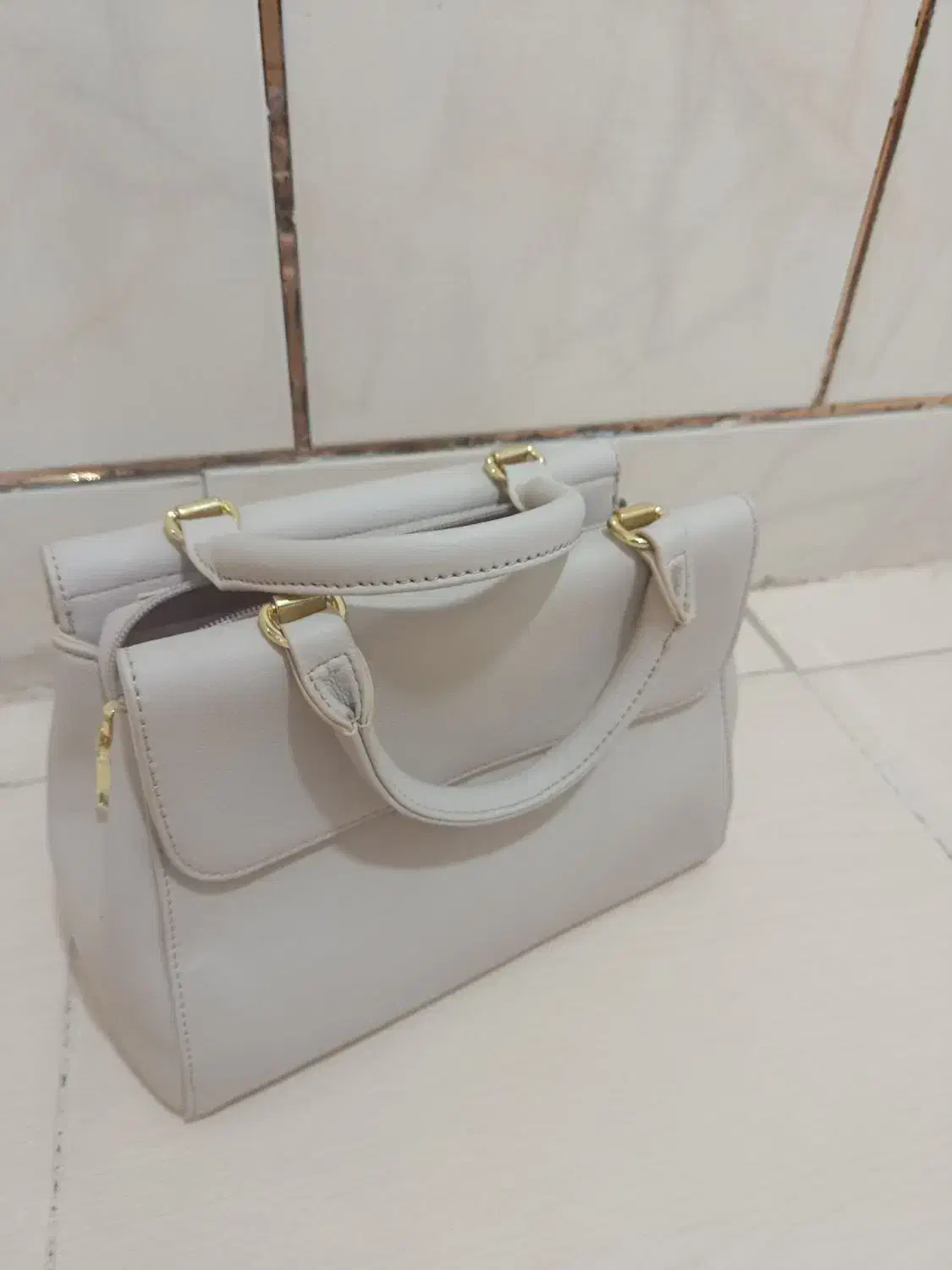 کیف مجلسی|کیف، کفش، کمربند|دوگنبدان, |دیوار