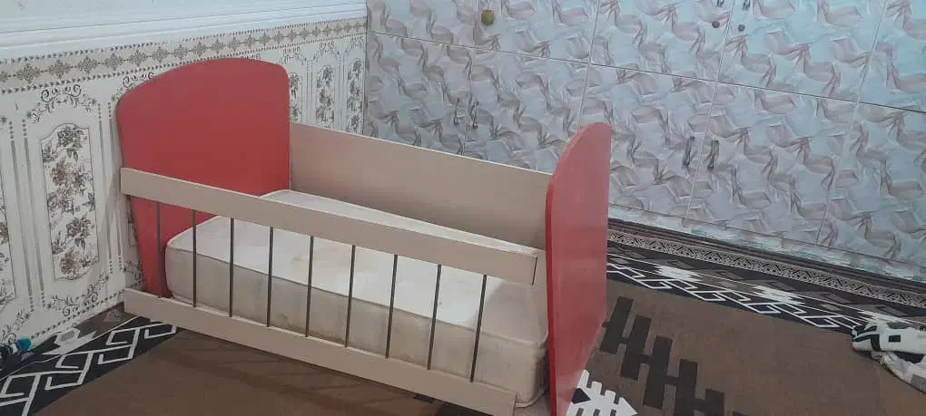 تخت|تخت و سرویس خواب|چمران, |دیوار