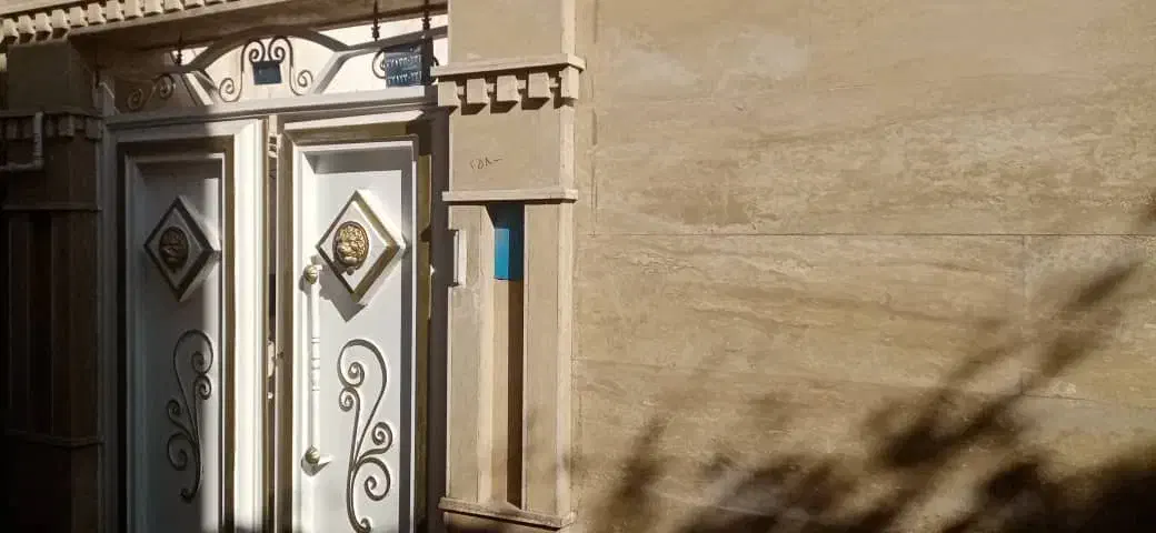 ساختمان 100متری تمیز 20 متری زاد|فروش خانه و ویلا|قم, زاد|دیوار