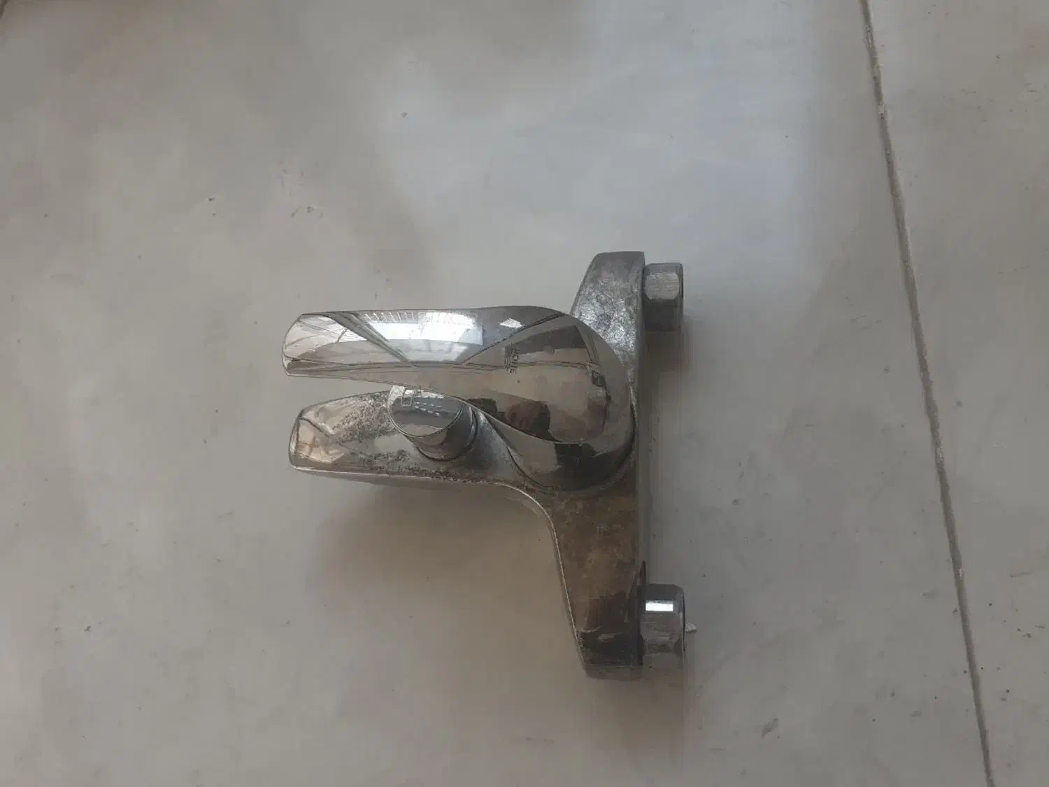 شیر دوش حمام به همراه علم دوش|لوازم سرویس بهداشتی|اصفهان, باتون|دیوار