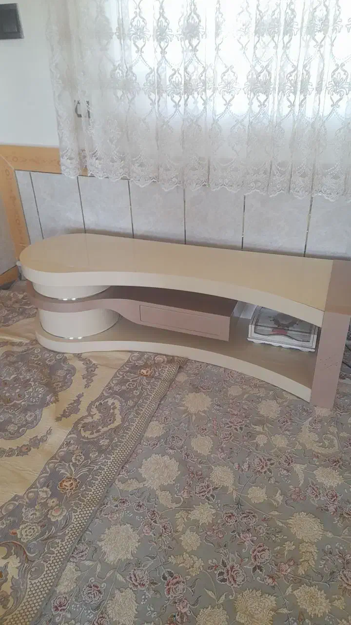 فروش زیر تلویزیون در حد نو|میز تلویزیون|نهاوند, |دیوار