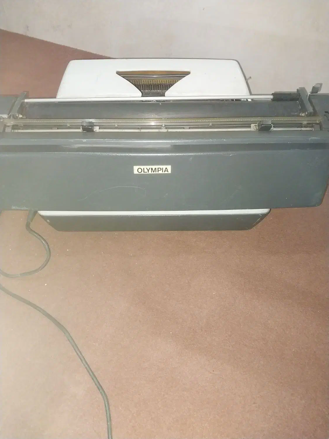 ماشین تایپ برقی|کلکسیون اشیاء عتیقه|رباط‌کریم, الارد|دیوار