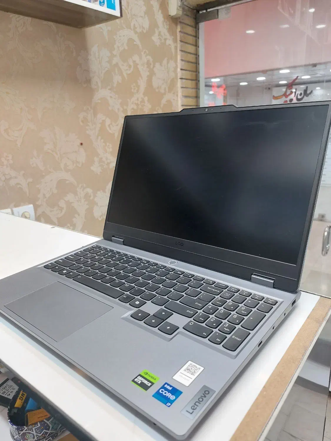 لپ‌تاپ Lenovo LOQ|رایانه همراه|هشتگرد, هشتگرد قدیم|دیوار