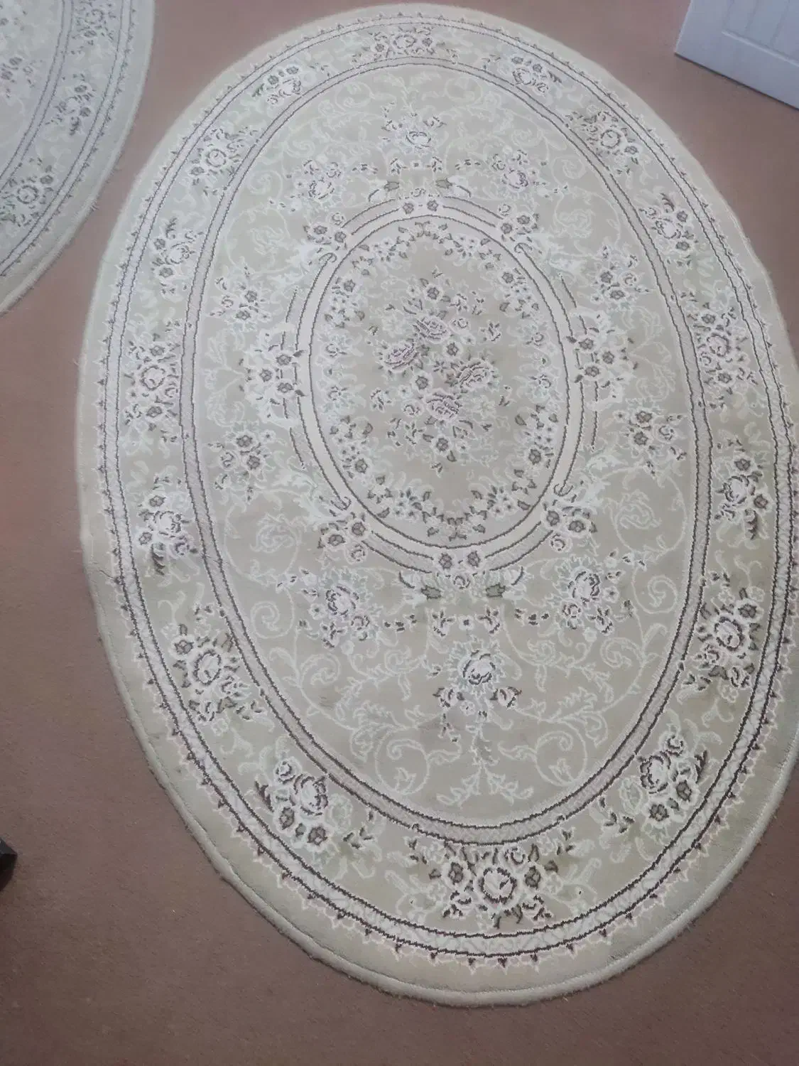 دو تا قالیچه بیضی رنگ فندقی|فرش|یزد, |دیوار