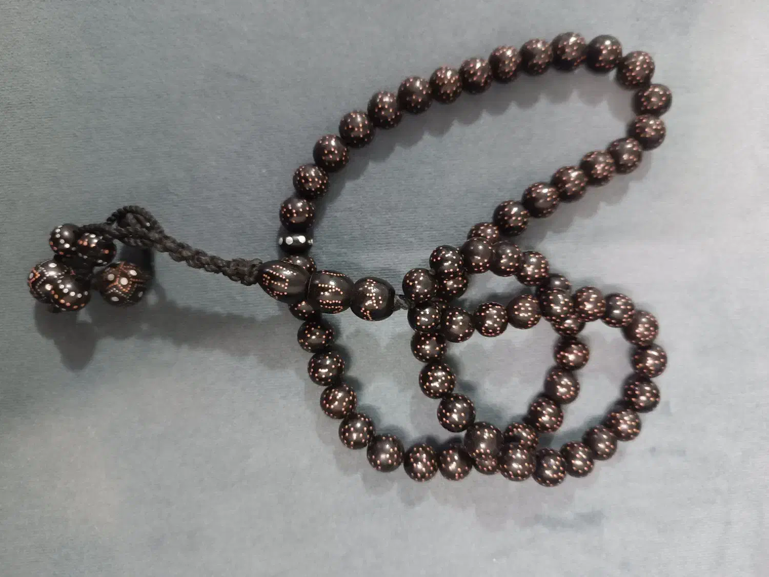 تسبیح زندان بافت|کلکسیون اشیاء عتیقه|بیرجند, |دیوار