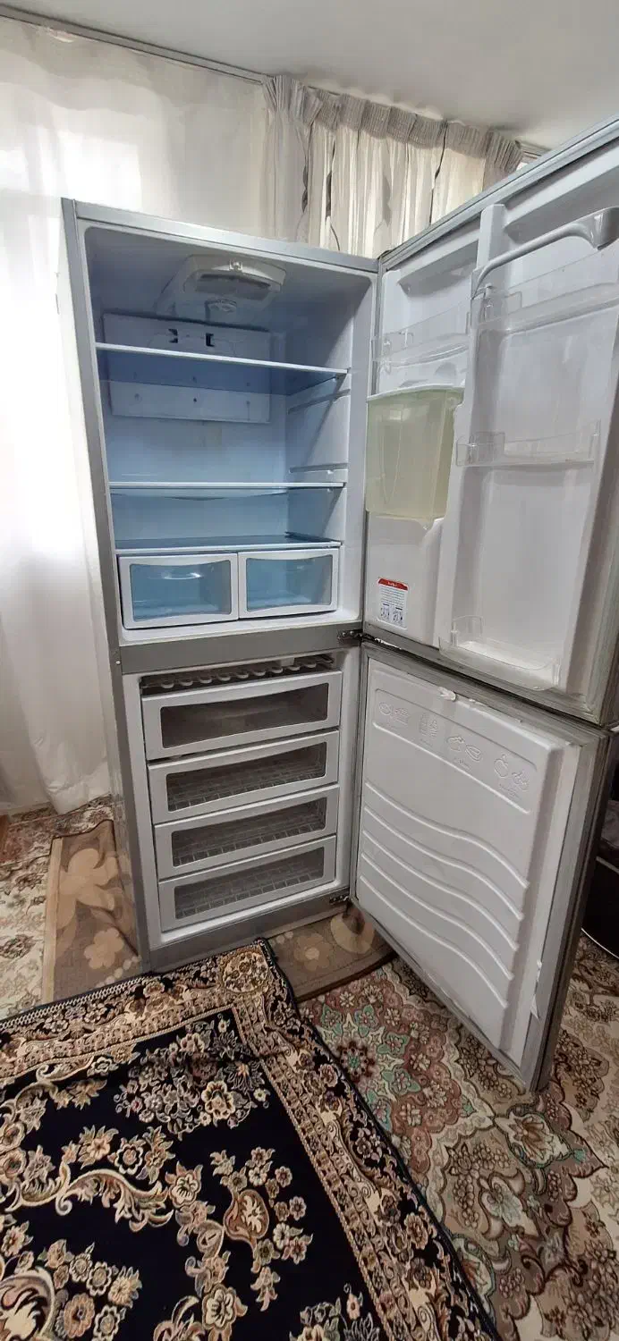 یخچال فریزر فروزان تمیز نیاز به تعمیر|یخچال و فریزر|مشهد, رده|دیوار