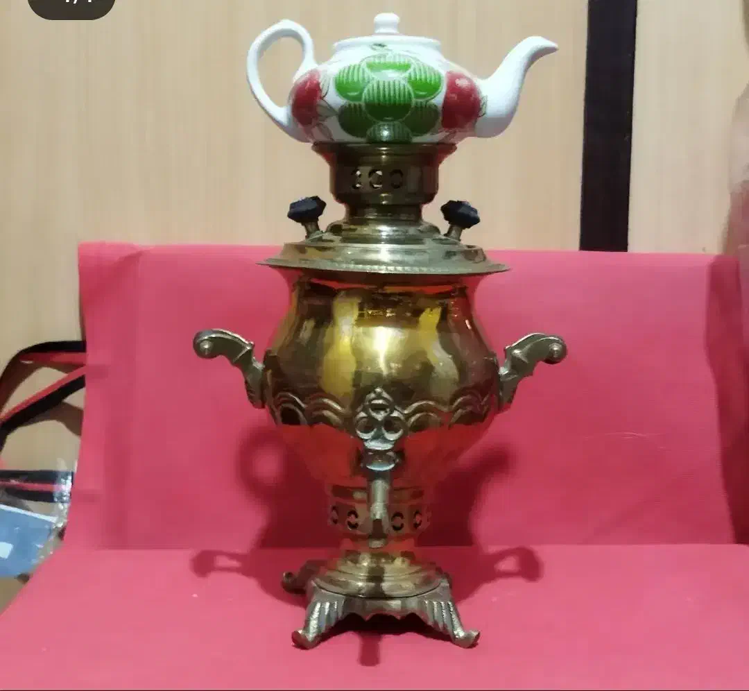 سماورذغالی 2لیتری برنجی درجه یک وقوری شلقمی بخانید|کلکسیون اشیاء عتیقه|کرمانشاه, |دیوار