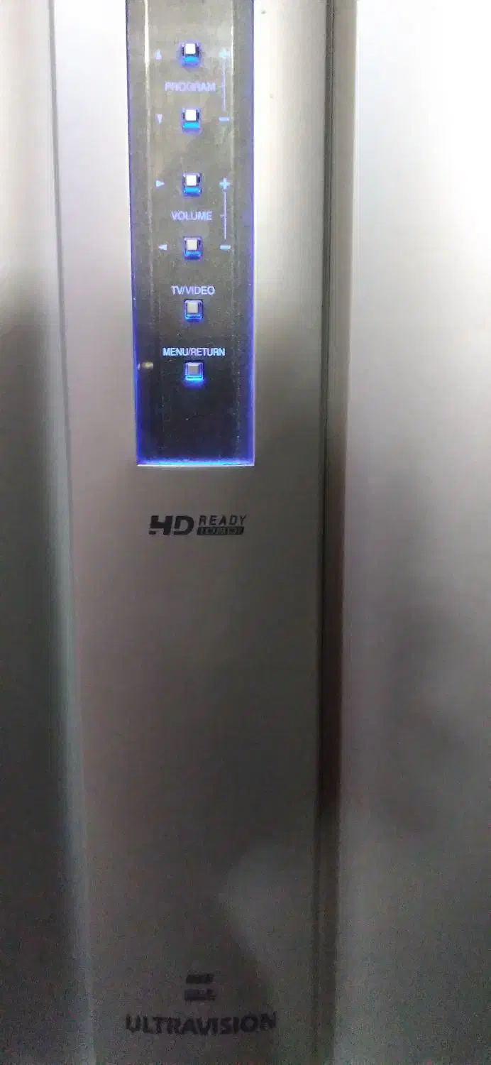 تلوزیون کاملا سالم باقیمت مناسب|تلویزیون و پروژکتور|رضوانشهر, |دیوار