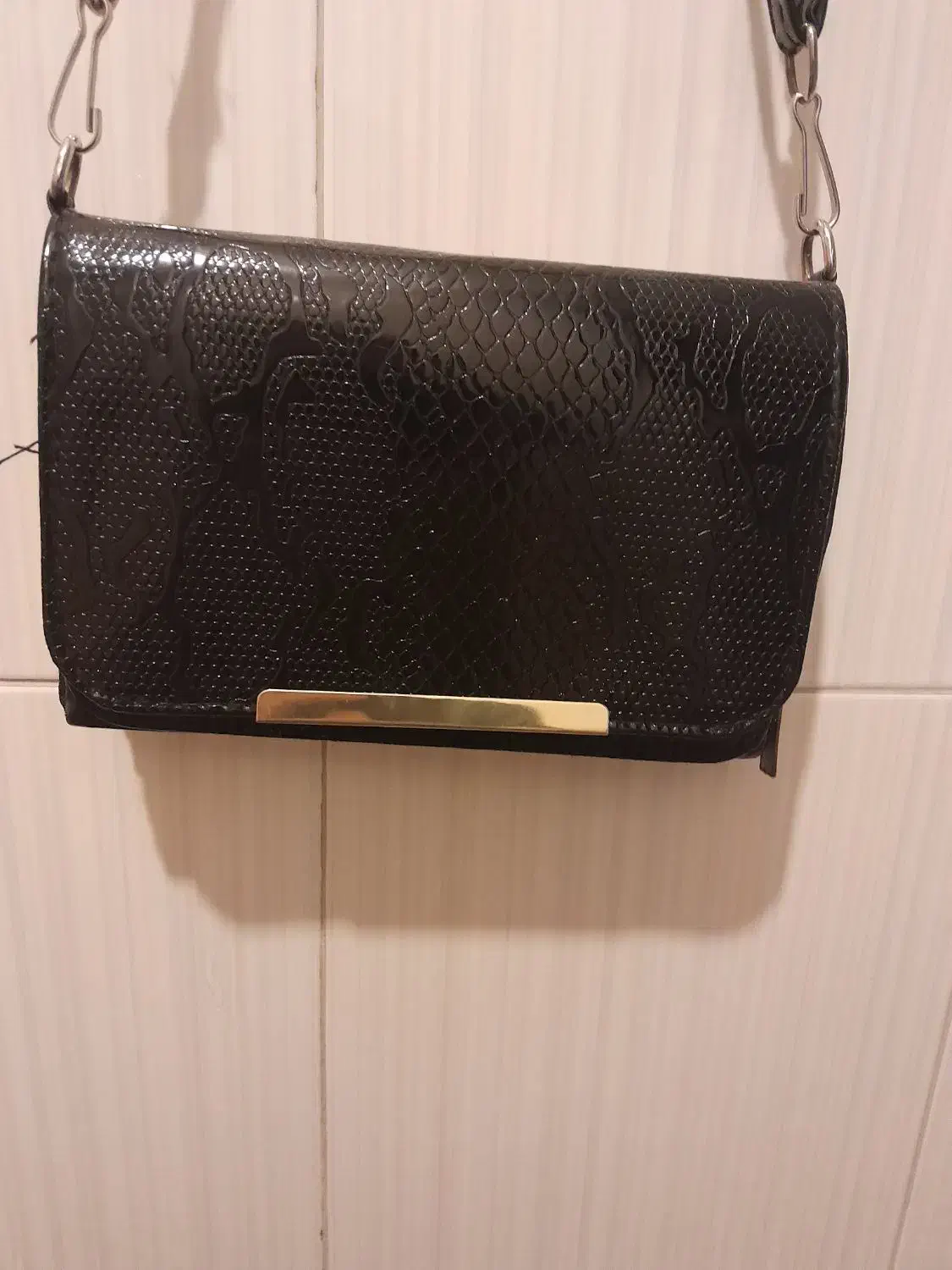 کیف ورنی|کیف، کفش، کمربند|بروجرد, |دیوار