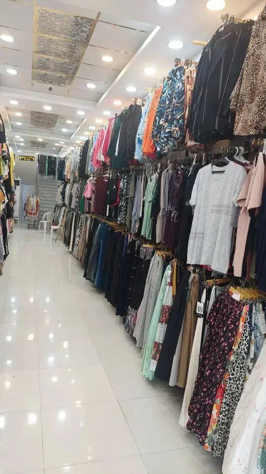 نیازمند فروشنده خانم|استخدام بازاریابی و فروش|برازجان, |دیوار