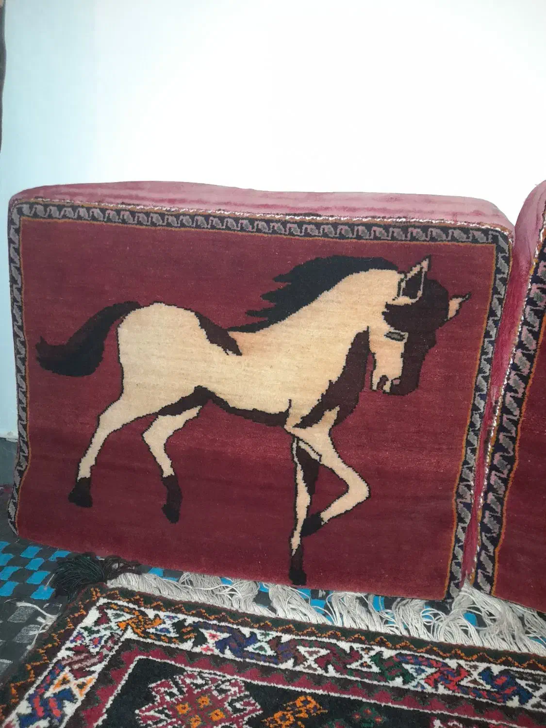 یک جفت پشتی دستبافت|پشتی|شیراز, داریون|دیوار