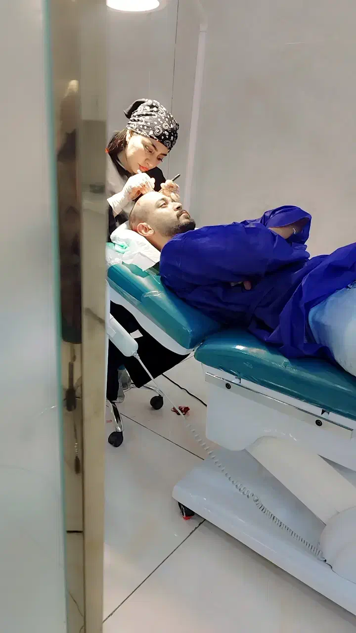 جشنواره پاییز کاشت مو طبیعی با تخفیف|خدمات آرایشگری و زیبایی|اهواز, کیانپارس |دیوار