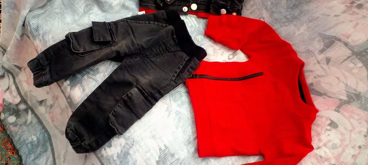 ۳ تیکه یلدایی|کفش و لباس بچه|قم, بنیاد|دیوار