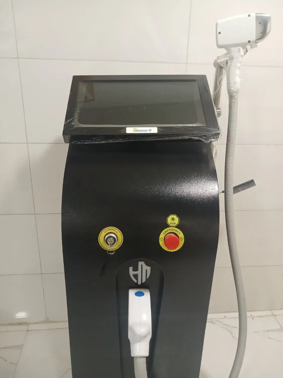 دستگاه لیزر پارادایس|آرایشگاه و سالن‌های زیبایی|بانه, |دیوار