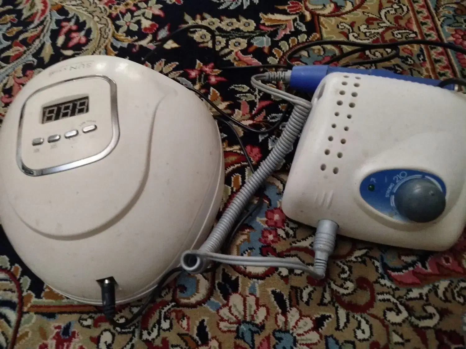 دستگاه یووی و سوهان برقی.|آرایشی، بهداشتی، درمانی|بروجرد, |دیوار